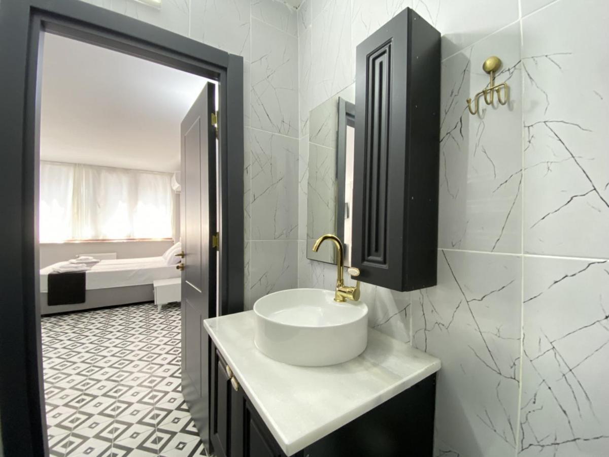 Pleasant Studio Flat In Kabatas Beyoglu Appartement Istanboel Buitenkant foto